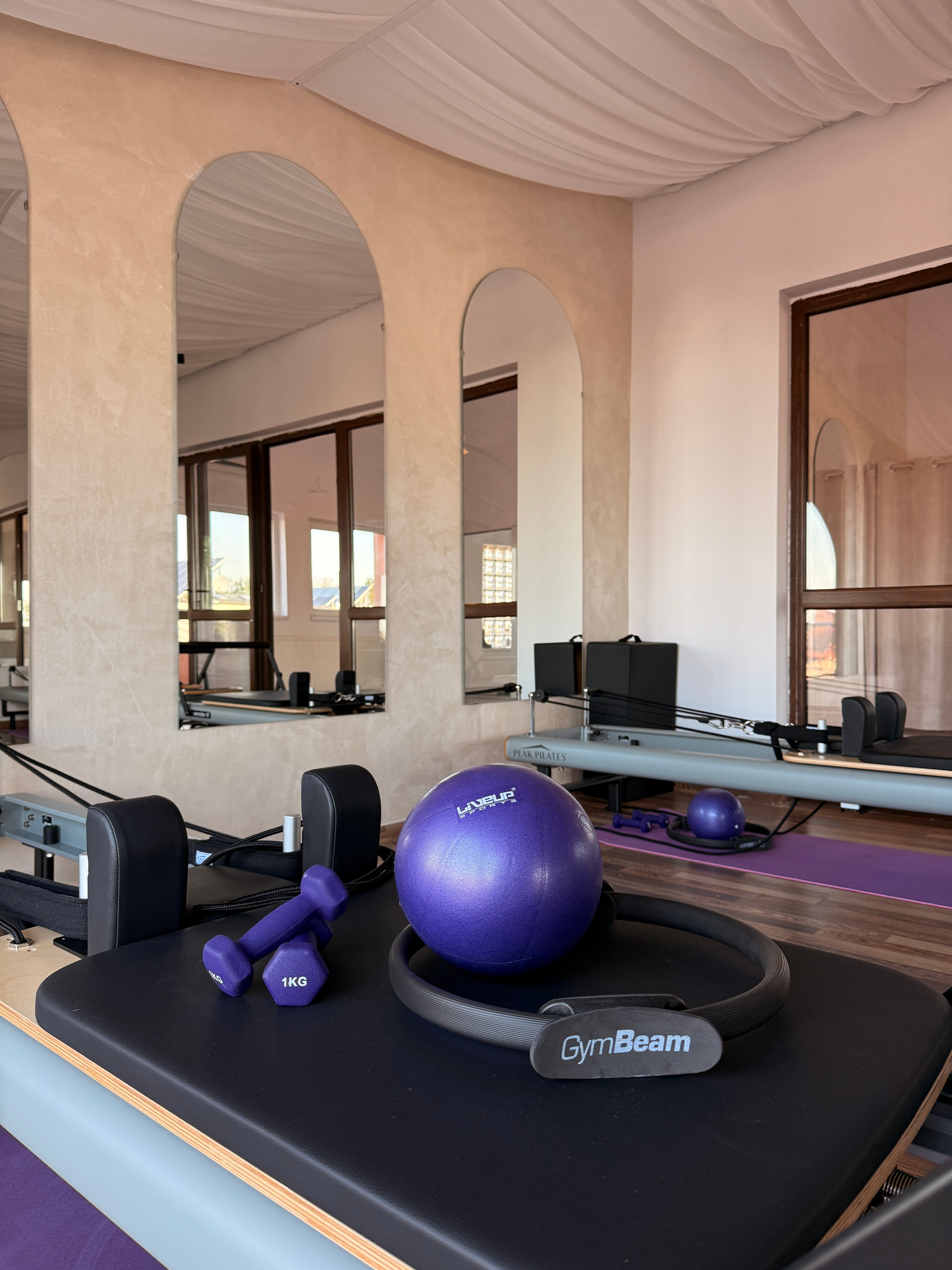Antrenament pentru echilibrarea minții și corpului prin Pilates la Balance Studio Ploiești